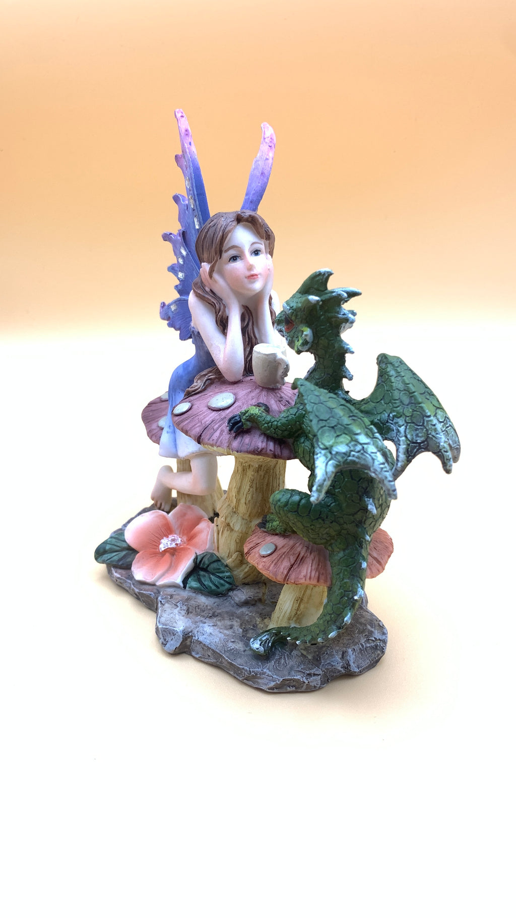 Figura Hada y Dragón Tomando el Té – Presencia e Introspección (15 cm)